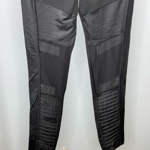 Victoria’s Secret Sport Moto Knockout Mesh Leggings - Picture 4 of 7